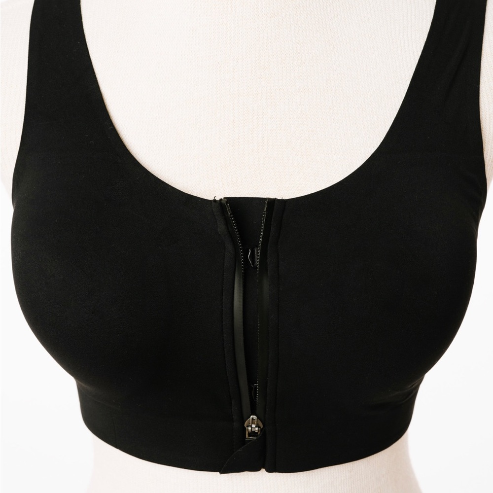 Zyia Black Front Zipper Access Bra